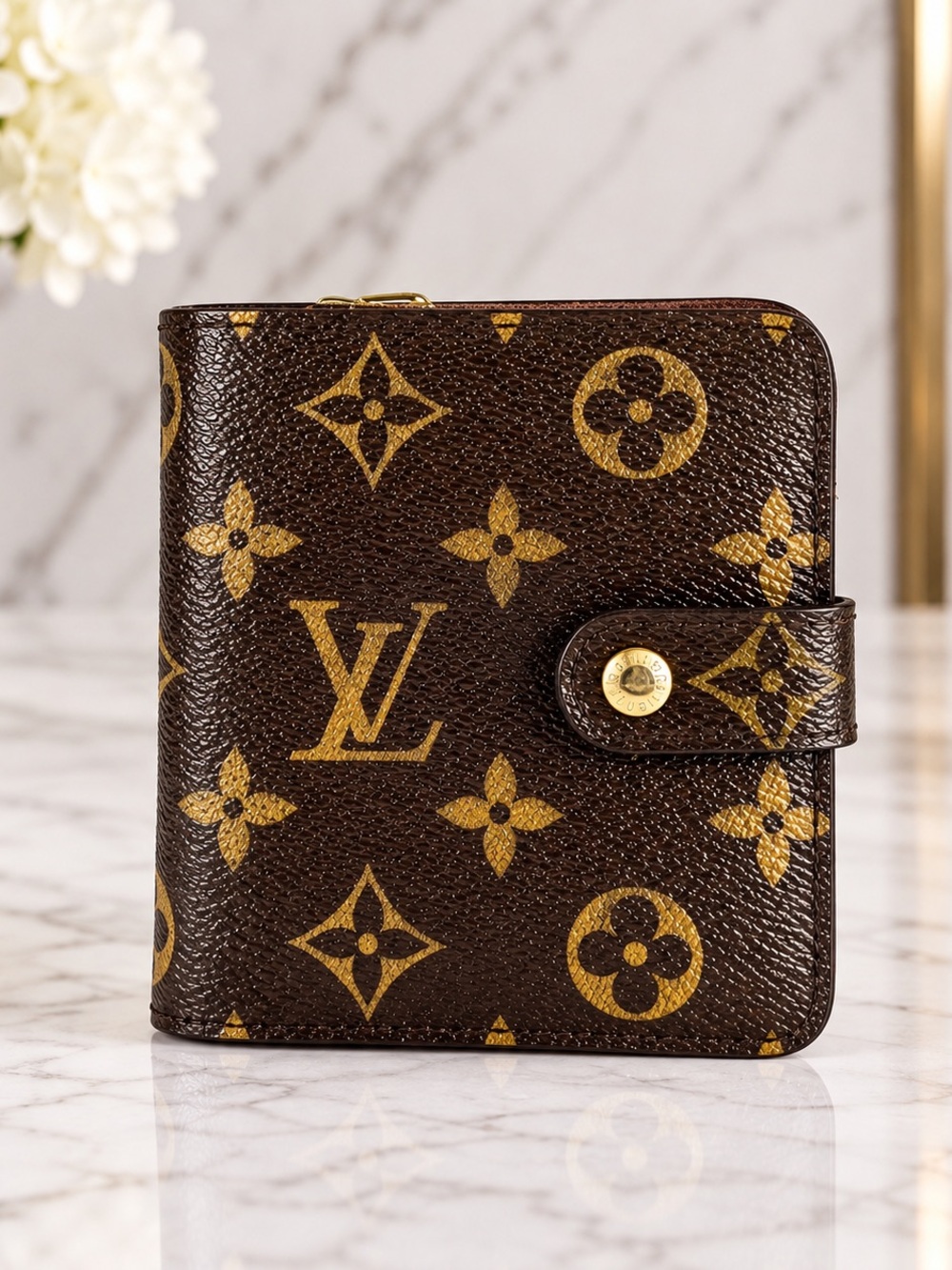 Louis Vuitton Monogram Compact Bifold Snap Wallet Vintage CA0034